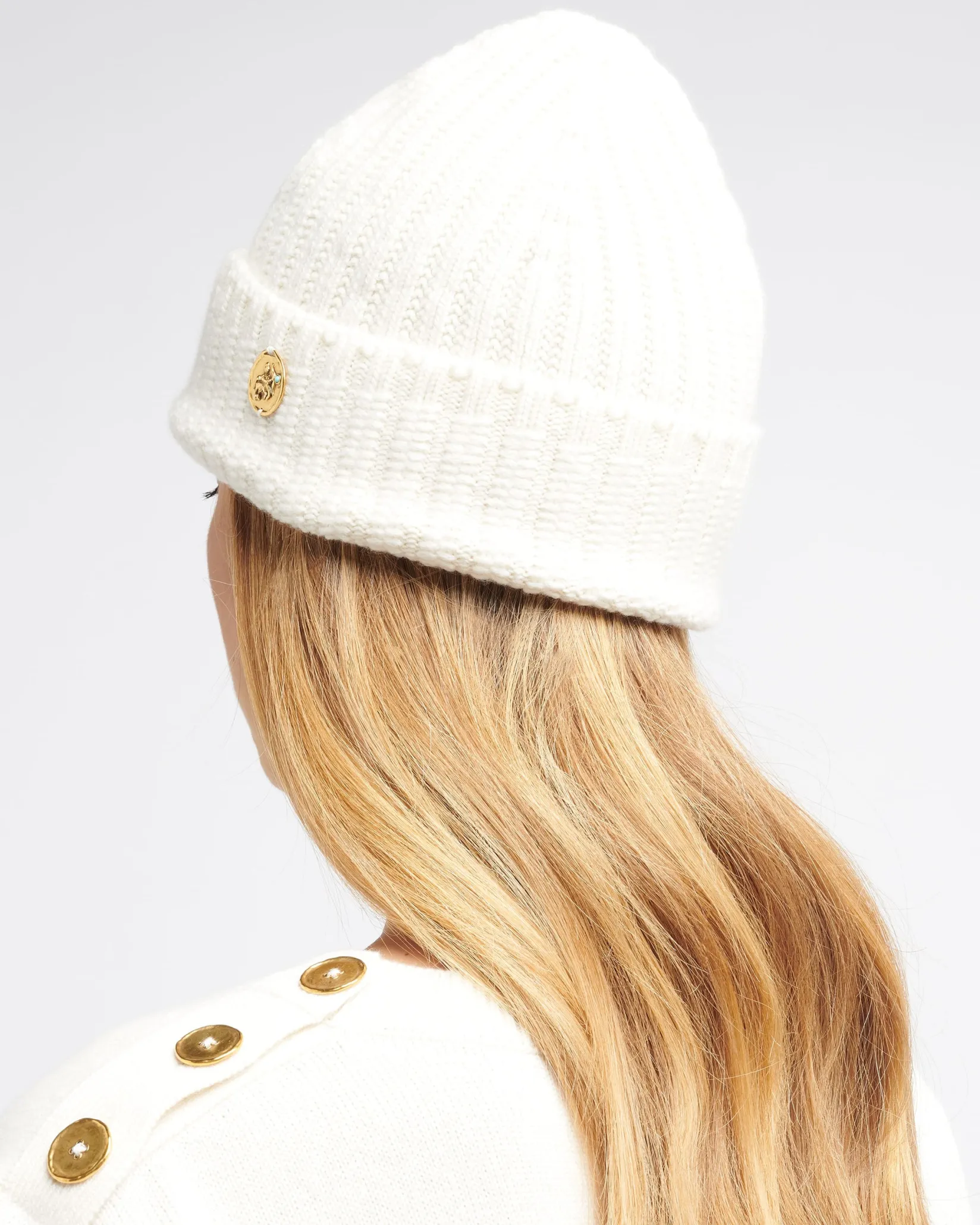 Women Barrie Beanie hat in cashmere to be personalised with a zodiac medal