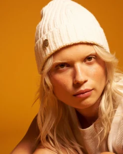 Women Barrie Beanie hat in cashmere to be personalised with a zodiac medal