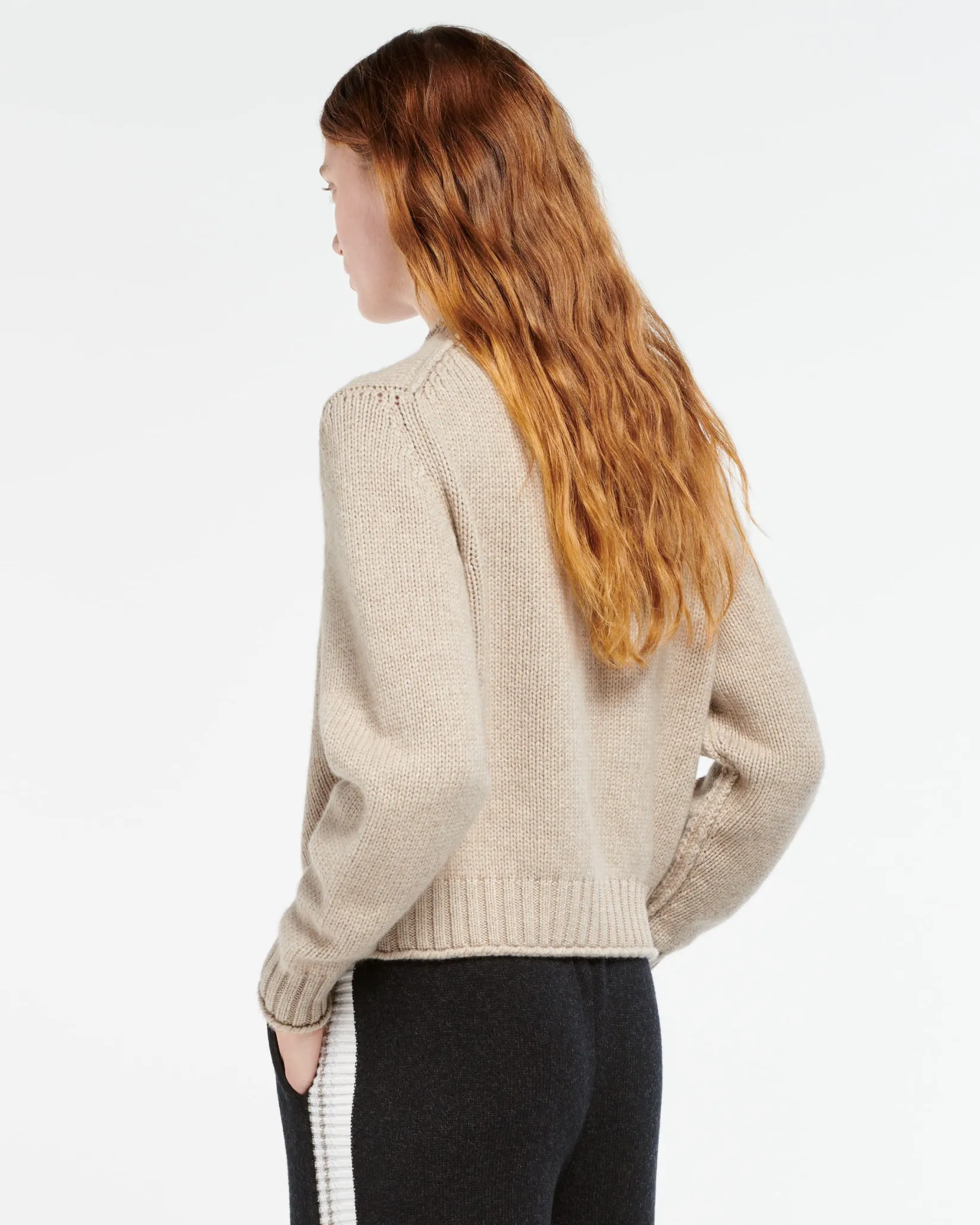 Women Barrie Cardigan in chunky cashmere with gold buttons