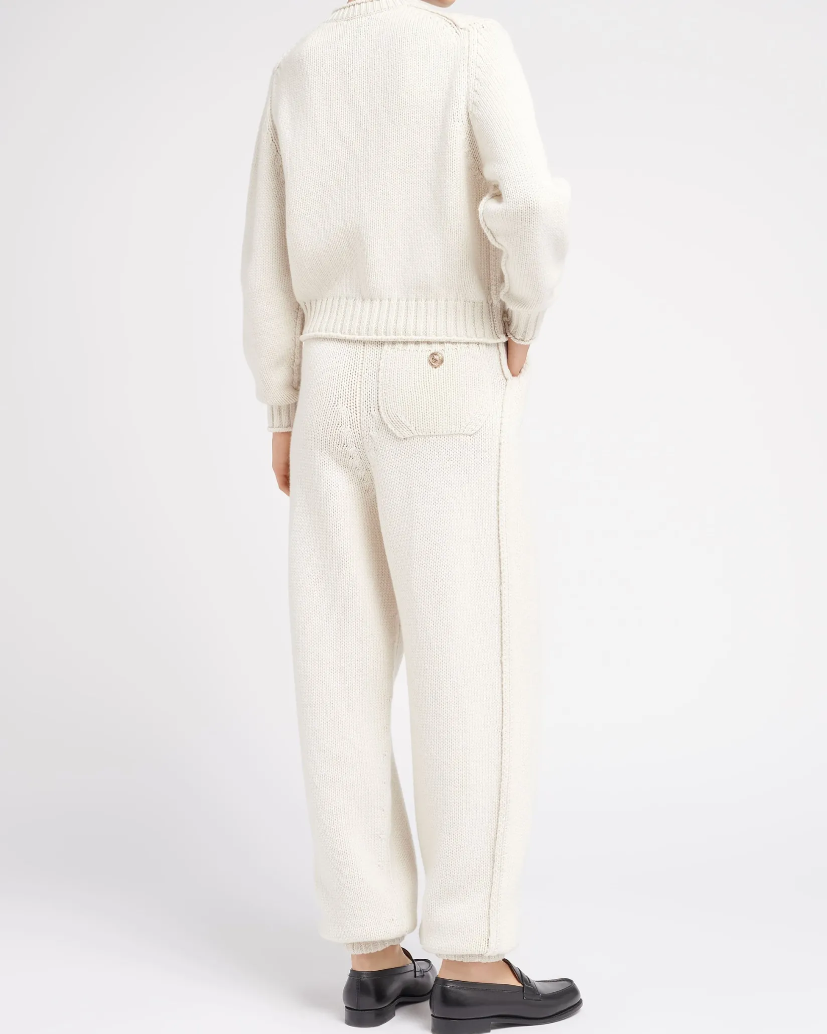 Women Barrie Cardigan in chunky cashmere with gold buttons
