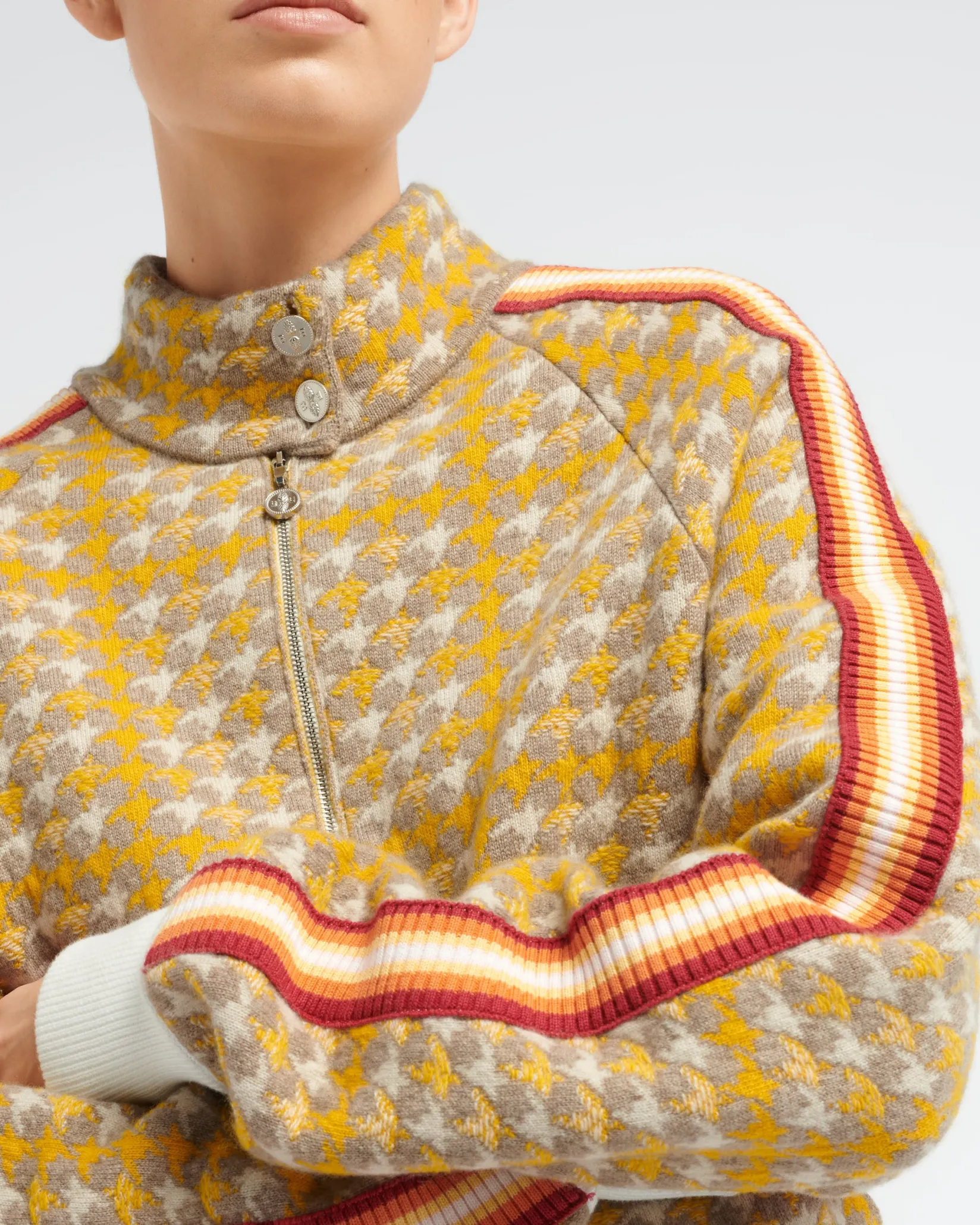 Women Barrie Cashmere and wool jacket with houndstooth pattern