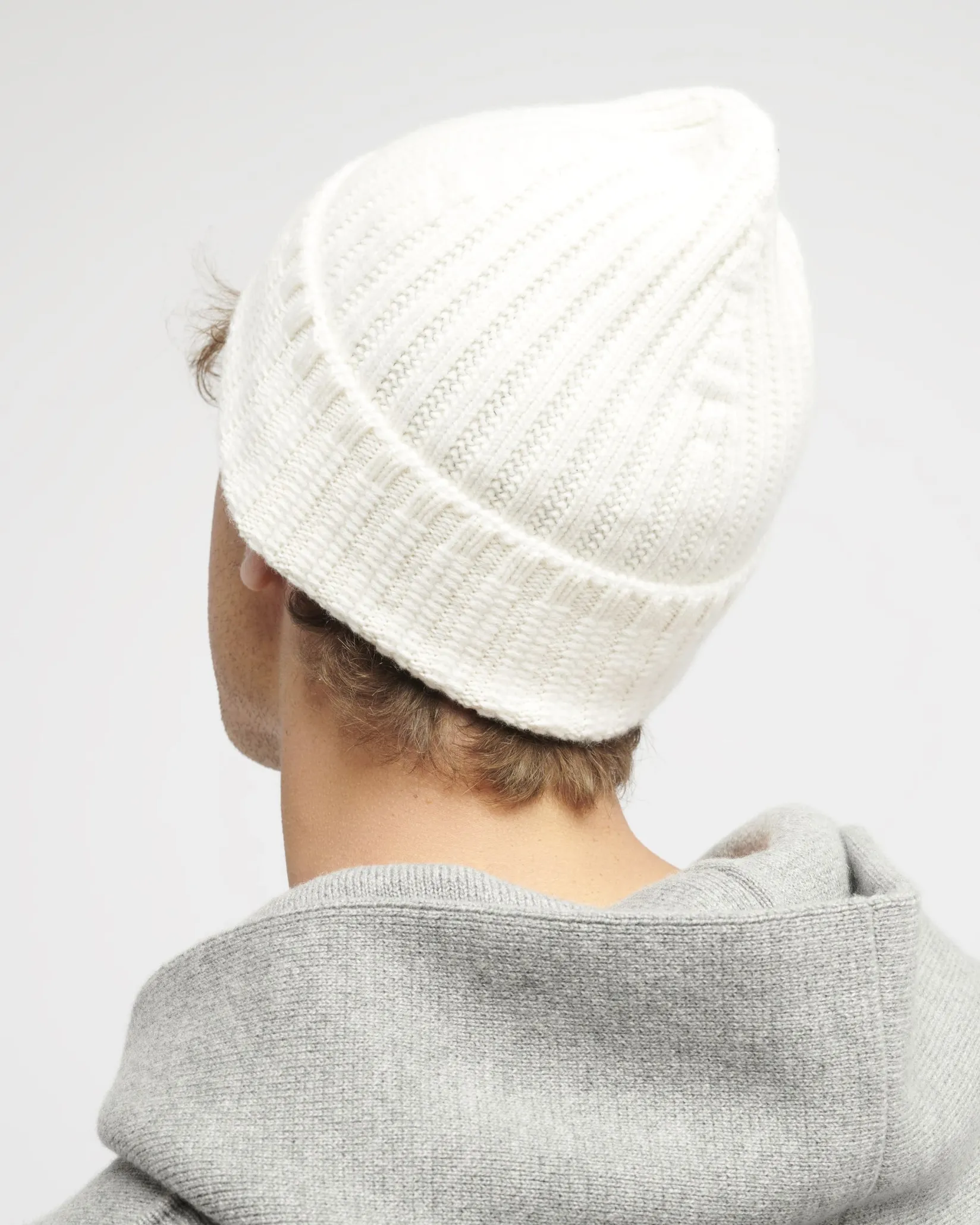 Women Barrie Cashmere beanie