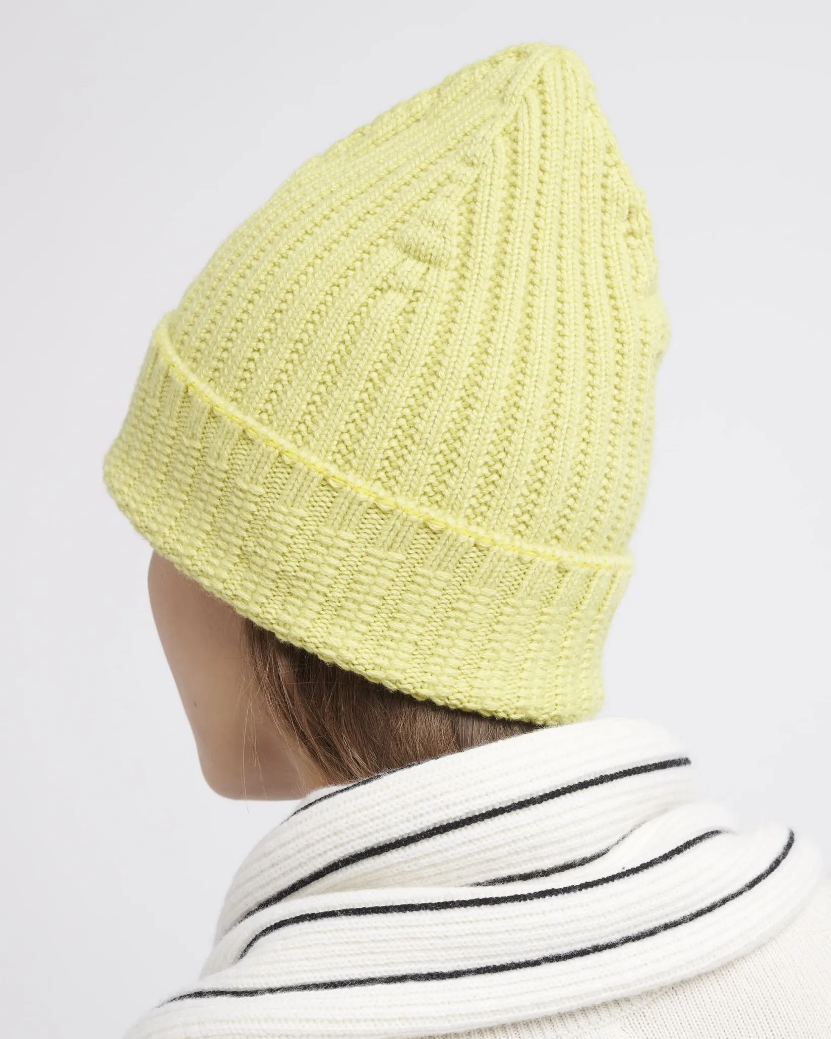 Women Barrie Cashmere beanie