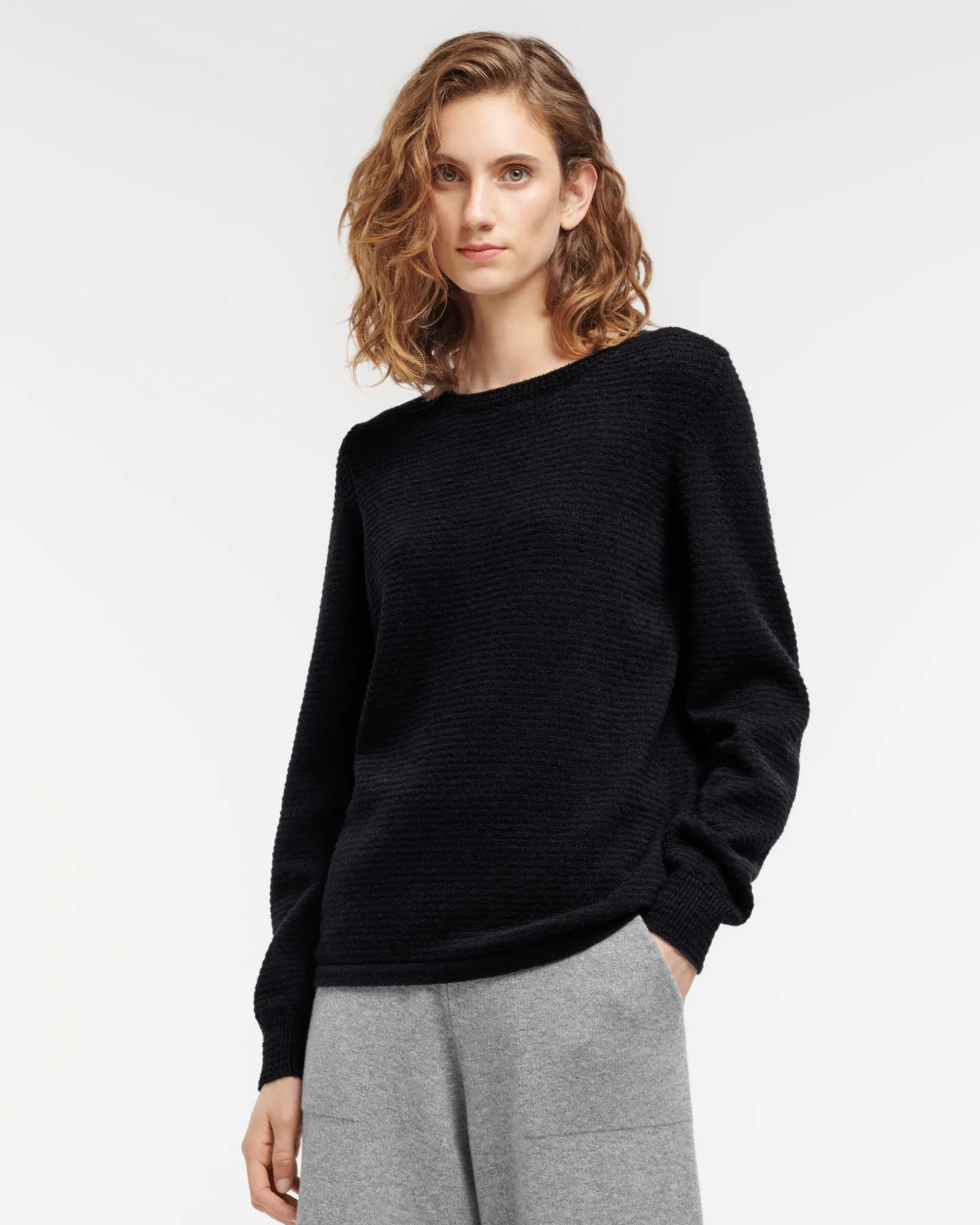 Women Barrie Cashmere jumper with thin stripes