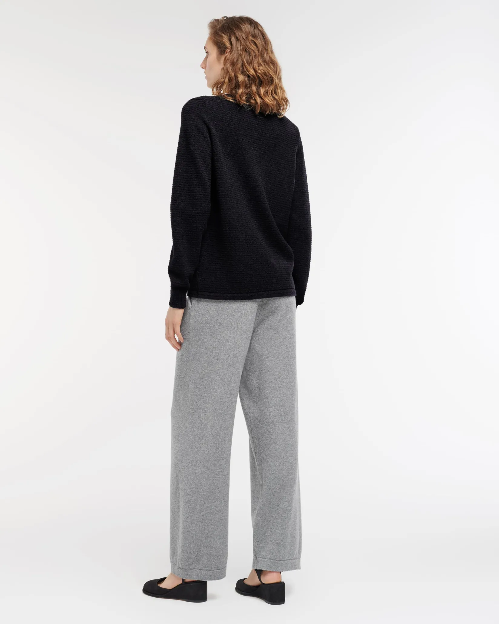 Women Barrie Cashmere jumper with thin stripes