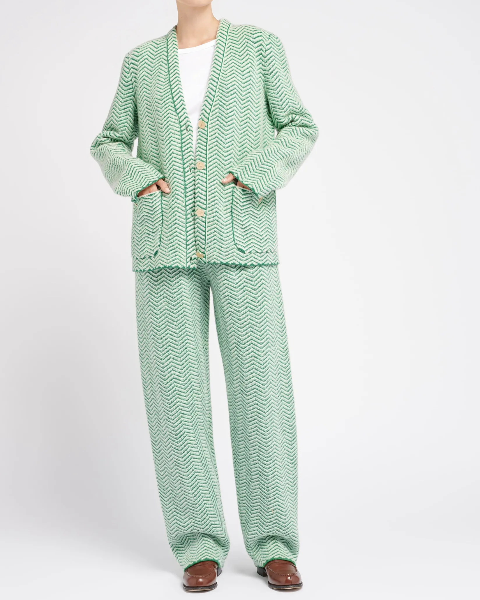 Women Barrie Cashmere, wool and silk tailored jacket with a chevron motif