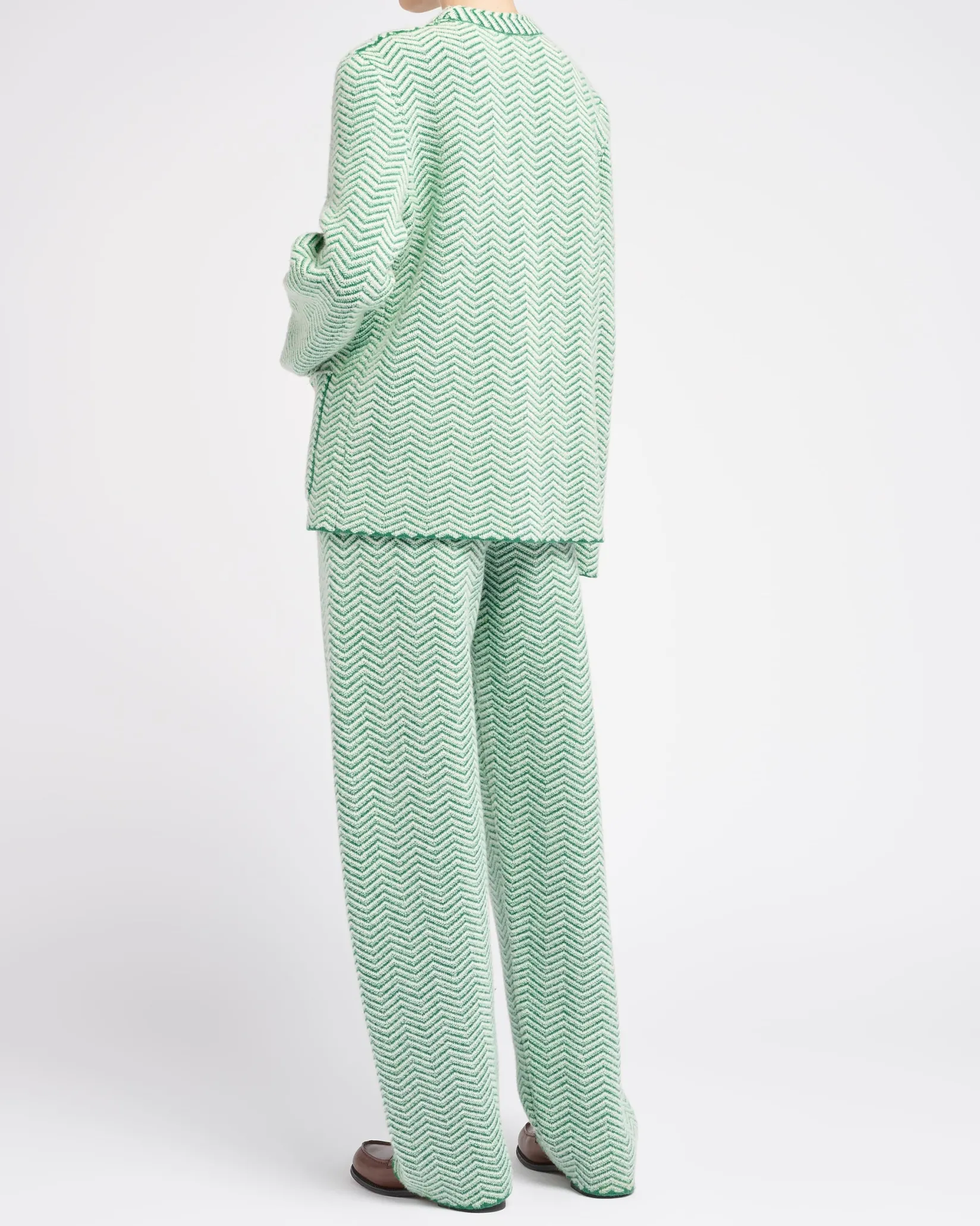 Women Barrie Cashmere, wool and silk tailored jacket with a chevron motif