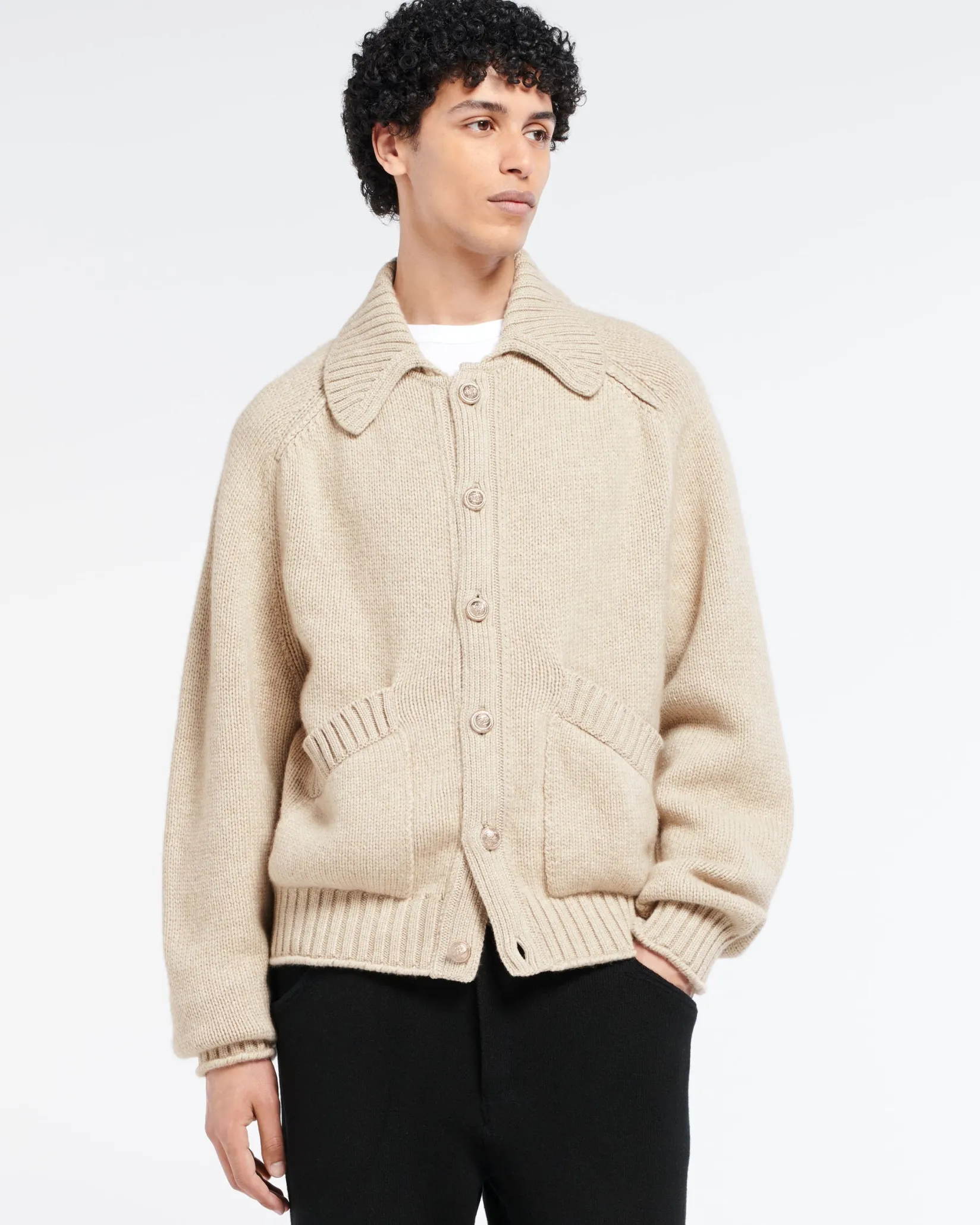 Barrie Chunky cashmere cardigan with polo collar and gold buttons