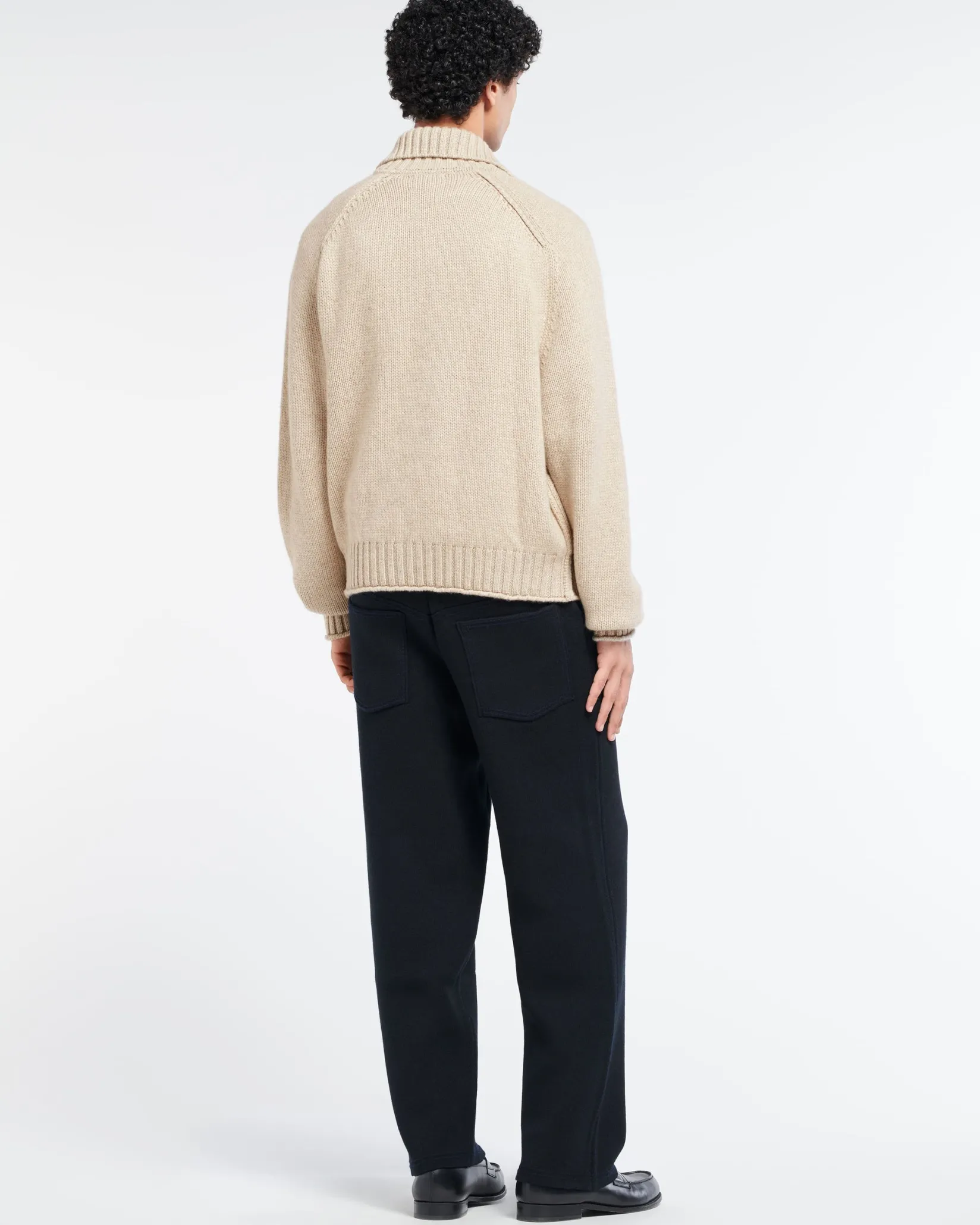 Barrie Chunky cashmere cardigan with polo collar and gold buttons
