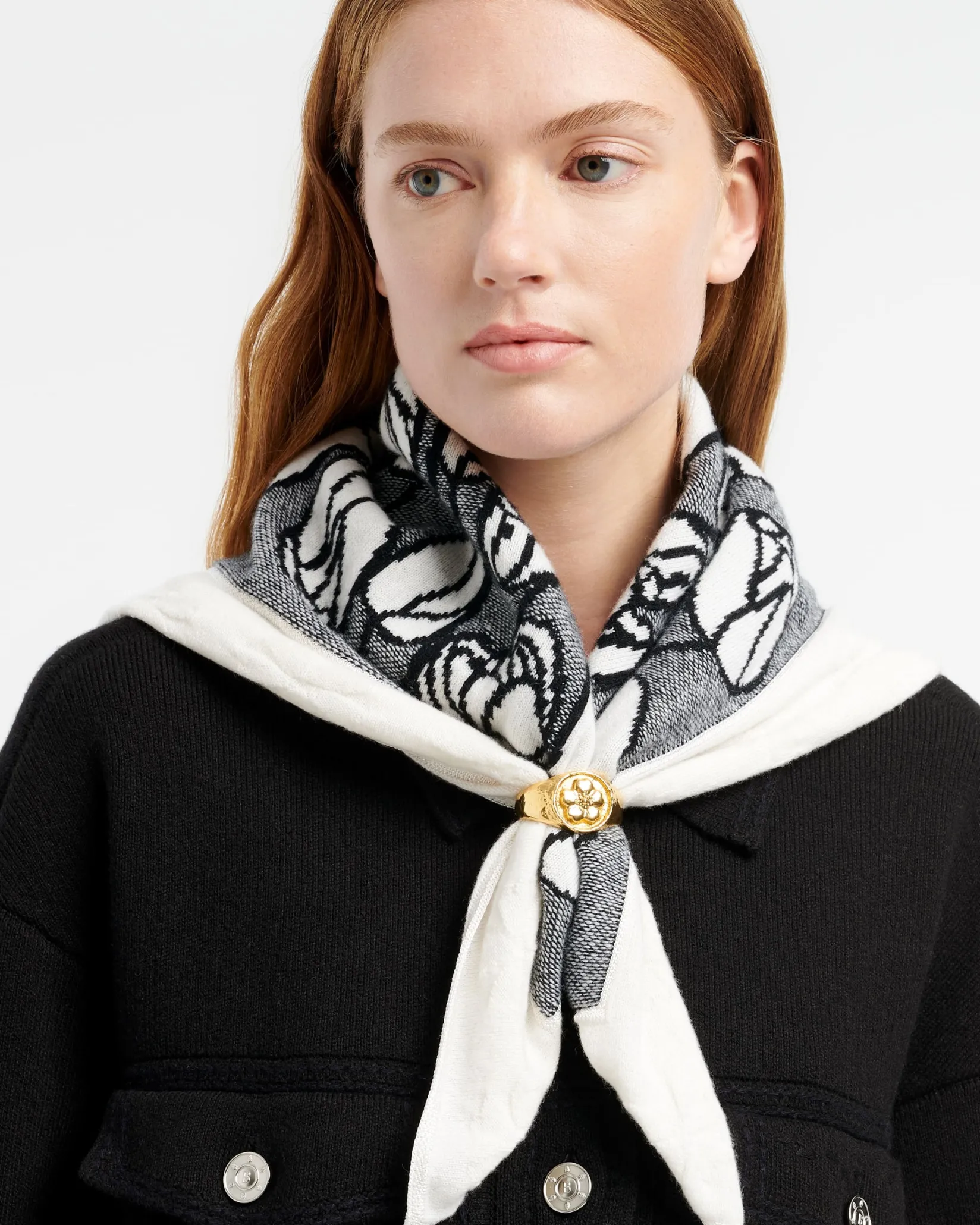 Women Barrie Floral motif scarf ring