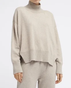 Women Barrie Iconic oversized roll-neck cashmere jumper