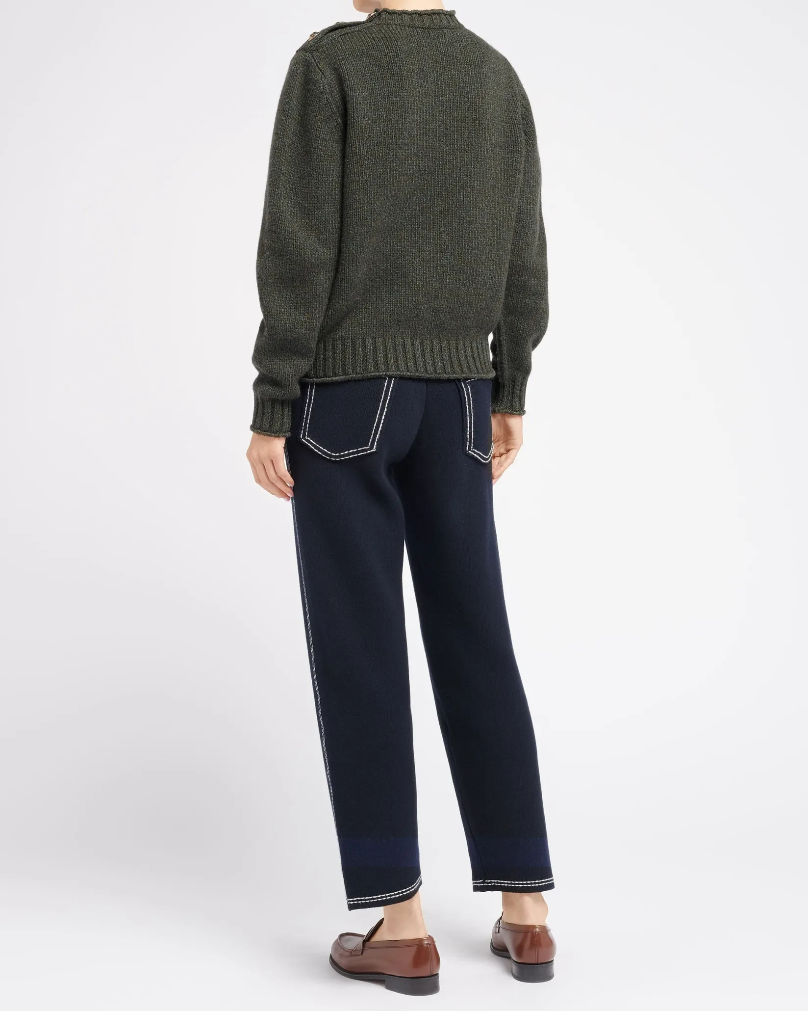 Women Barrie Jumper in chunky cashmere with gold buttons