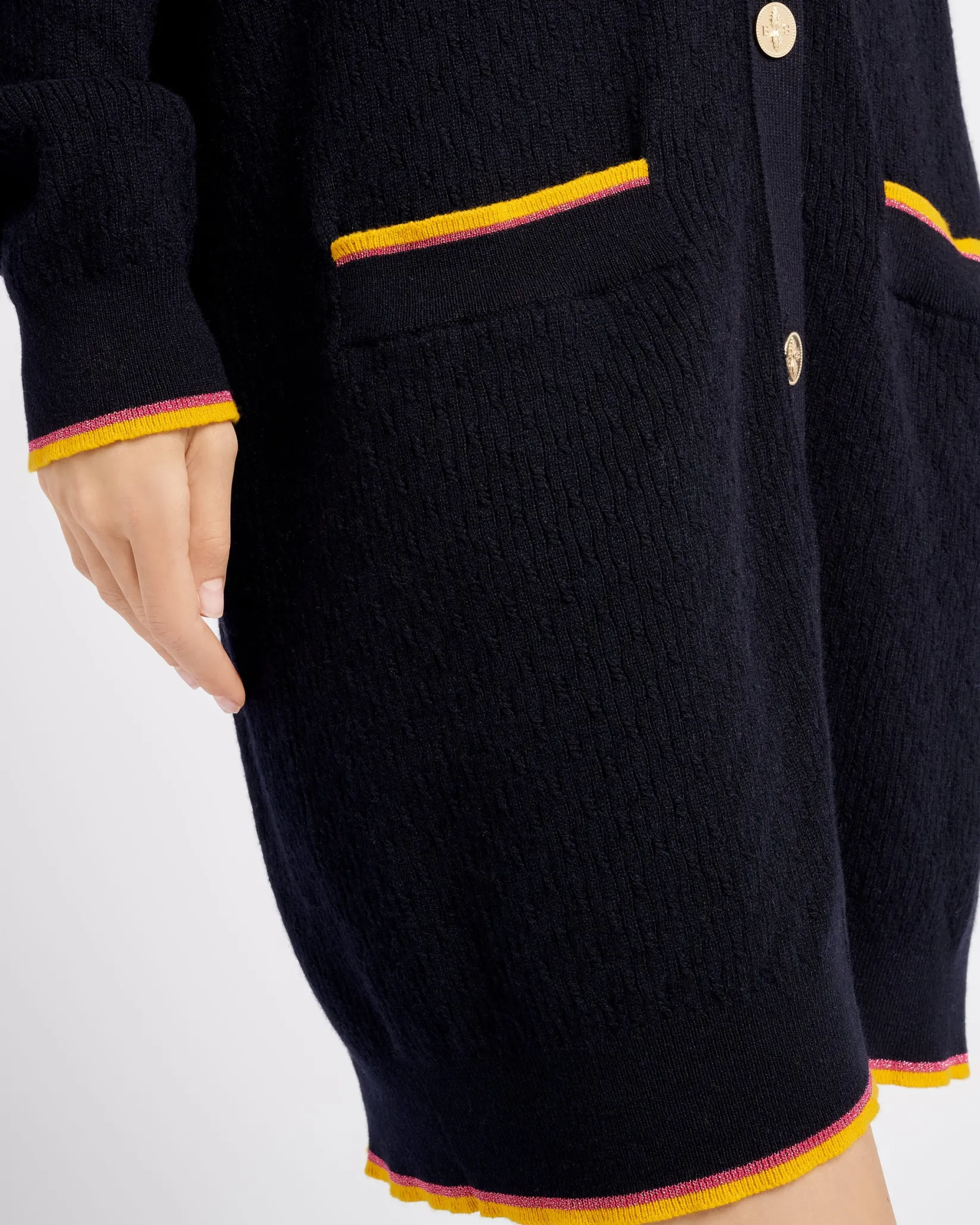 Women Barrie Long V-neck cardigan in lightweight cashmere