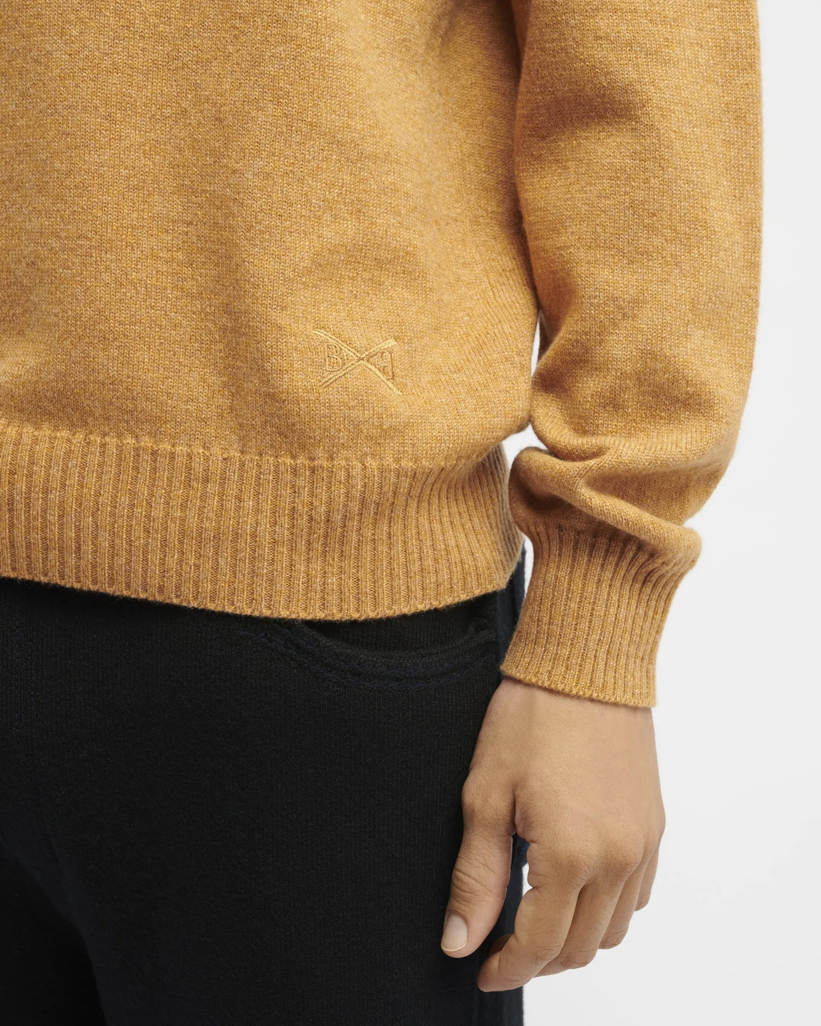 Barrie Round neck cashmere B Label jumper