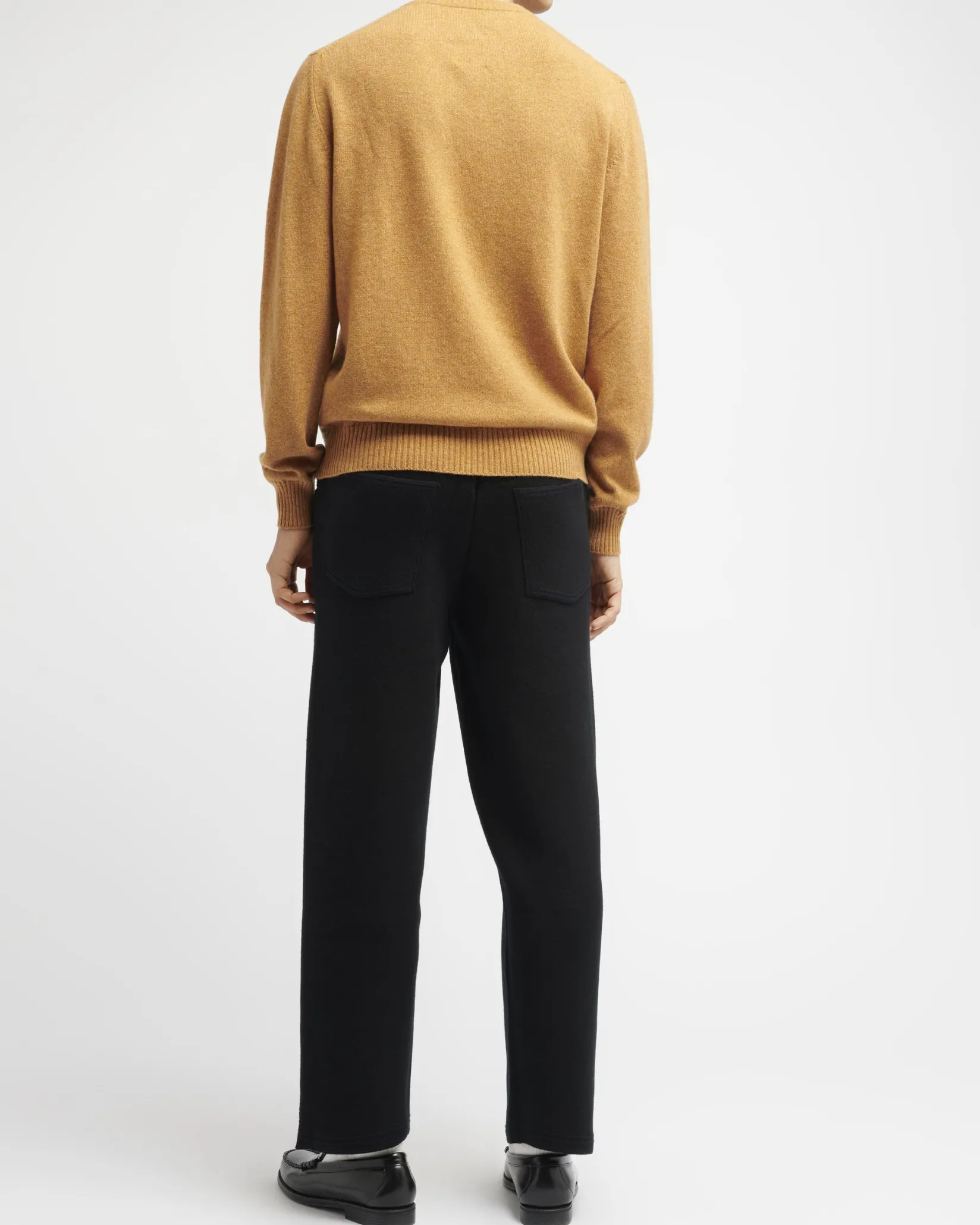 Barrie Round neck cashmere B Label jumper