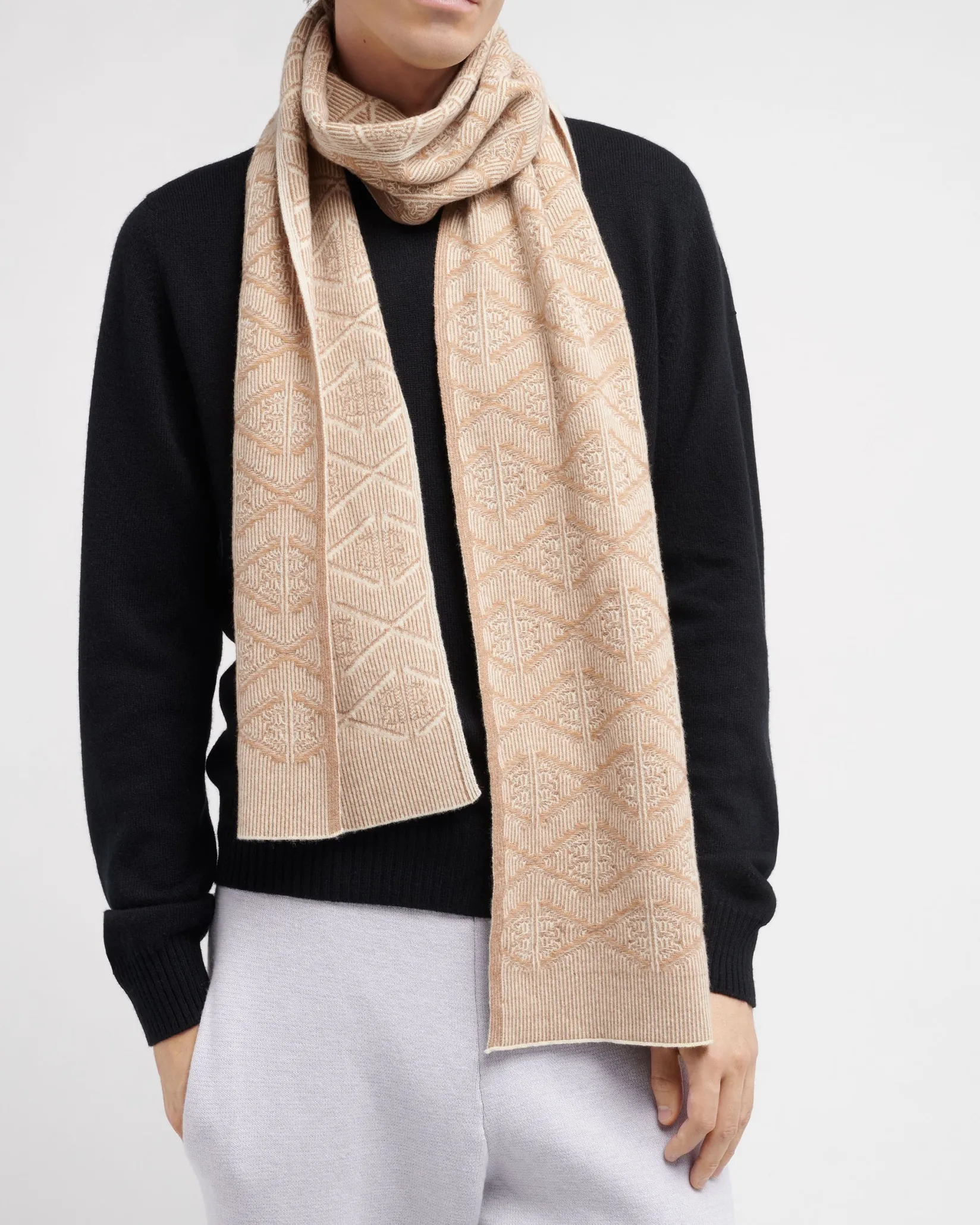Women Barrie Scarf in cashmere with a monogram motif