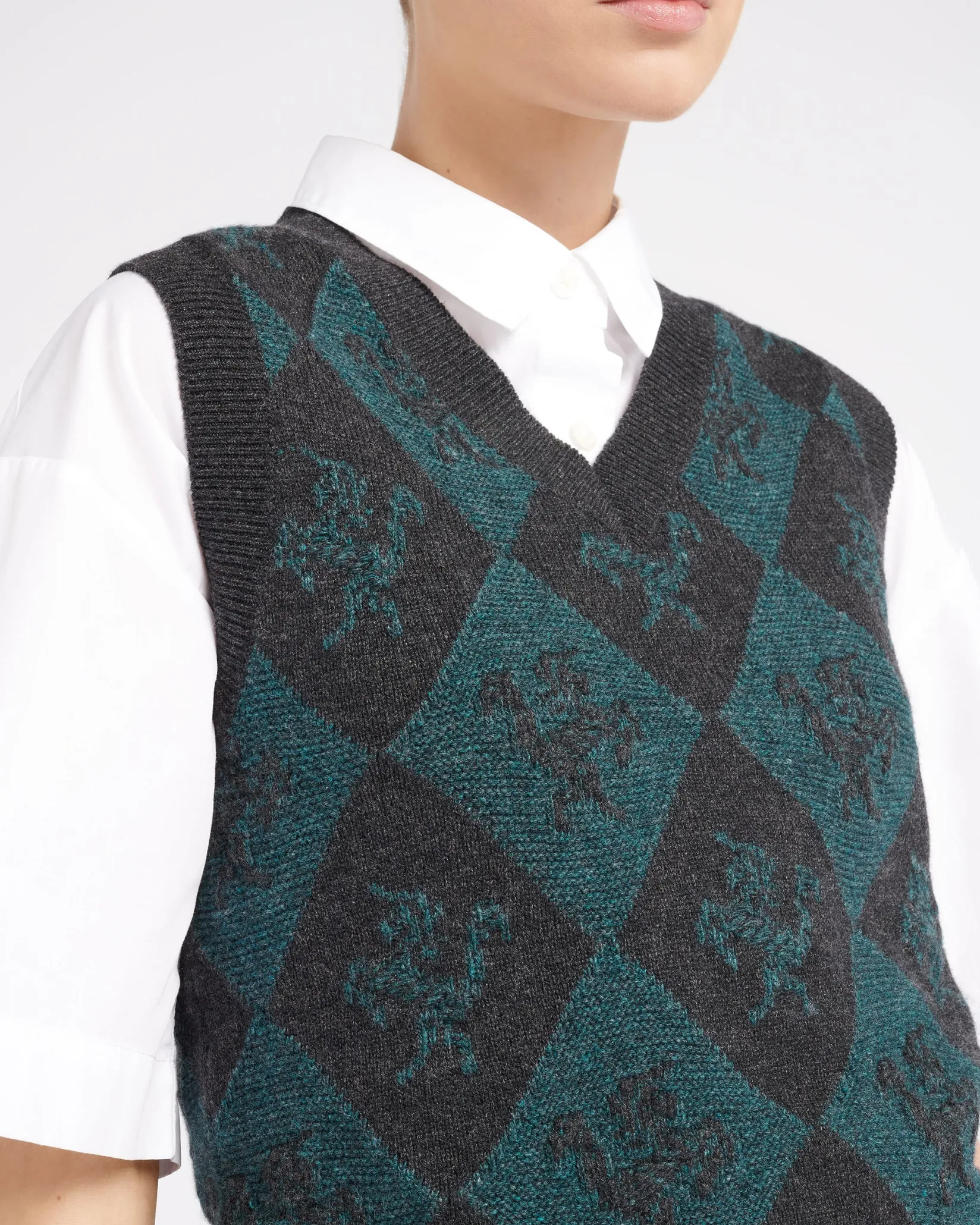 Women Barrie Sleeveless cashmere and wool jumper with a unicorn motif