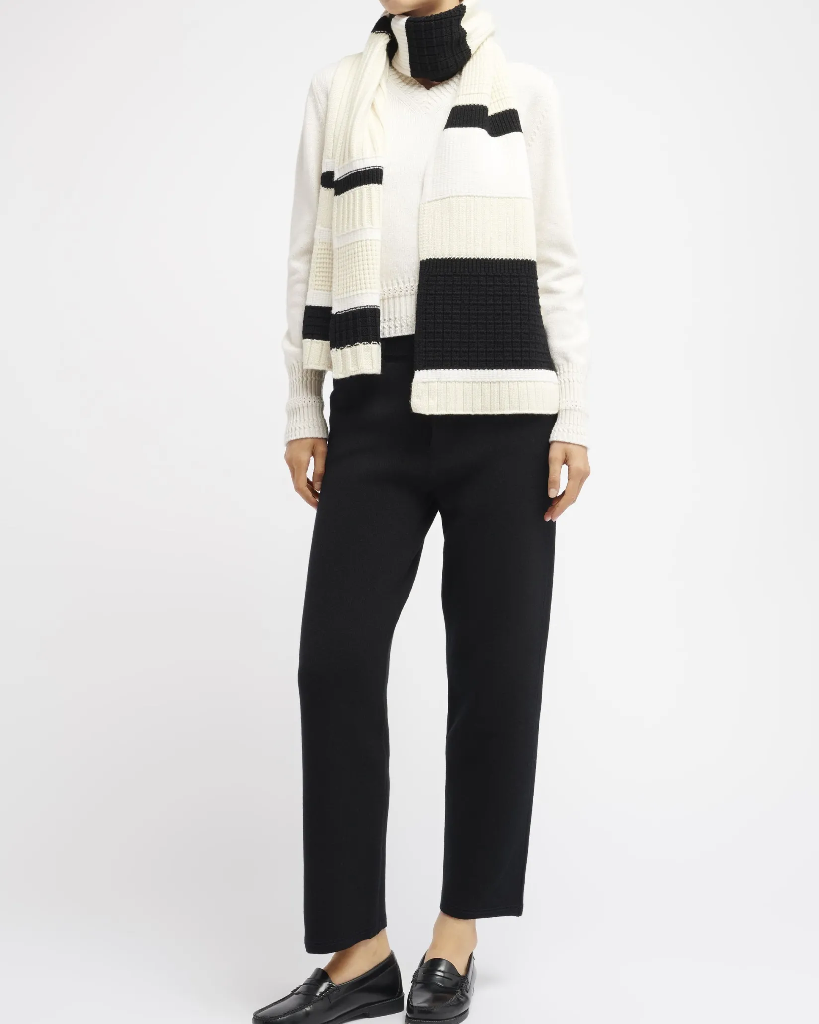 Women Barrie Textured cashmere scarf