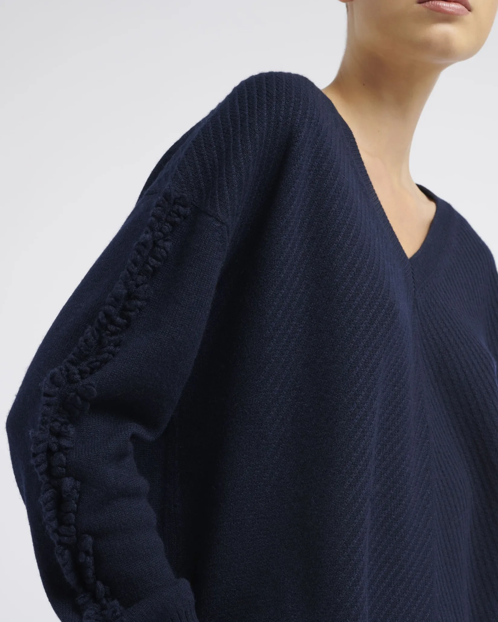 Women Barrie Timeless V-neck cashmere jumper