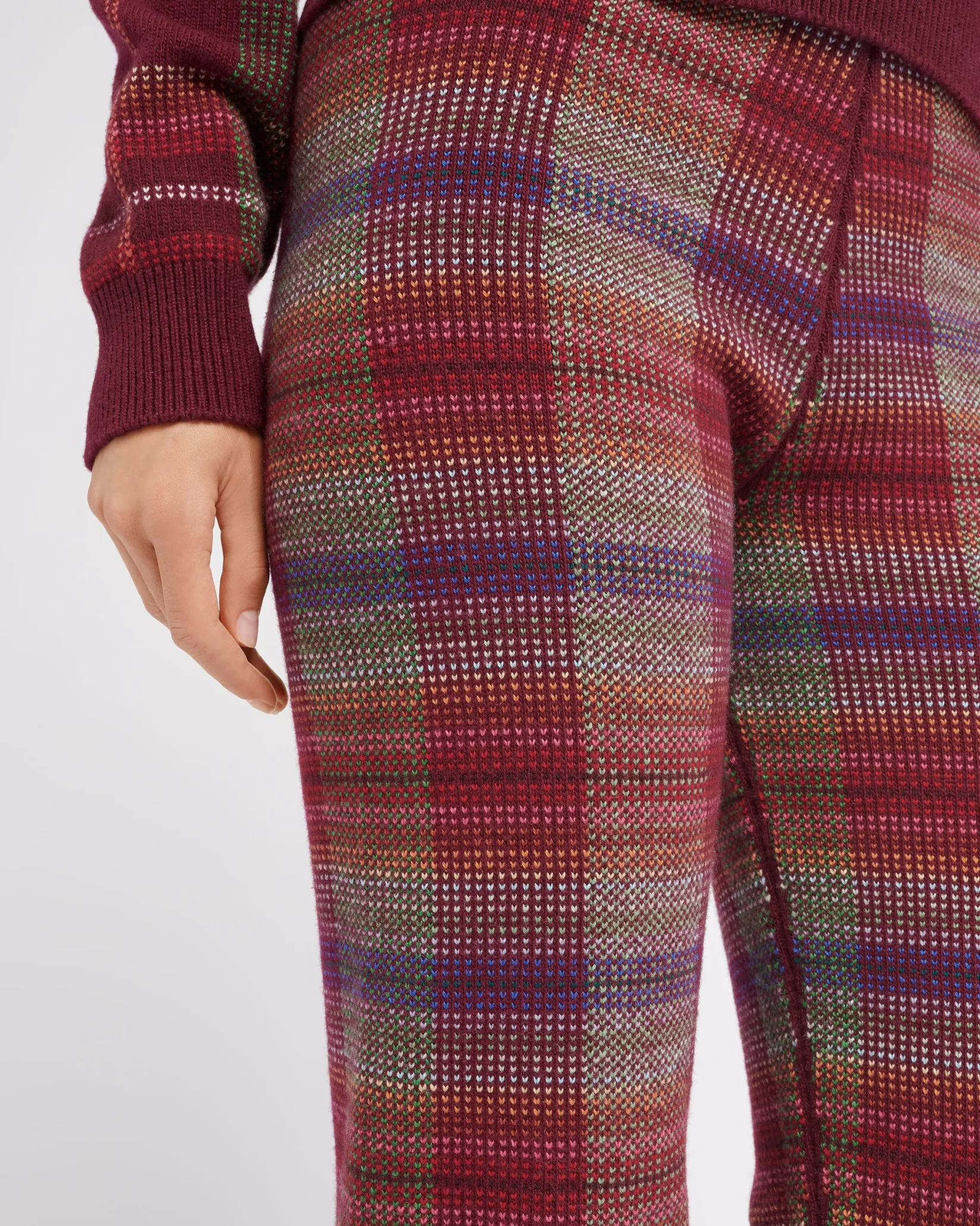Women Barrie Trousers in cashmere and wool with a tartan motif