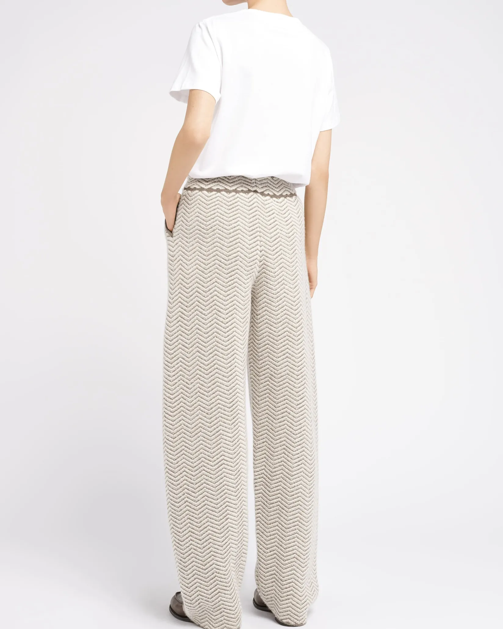 Women Barrie Trousers in cashmere, wool and silk with a chevron motif