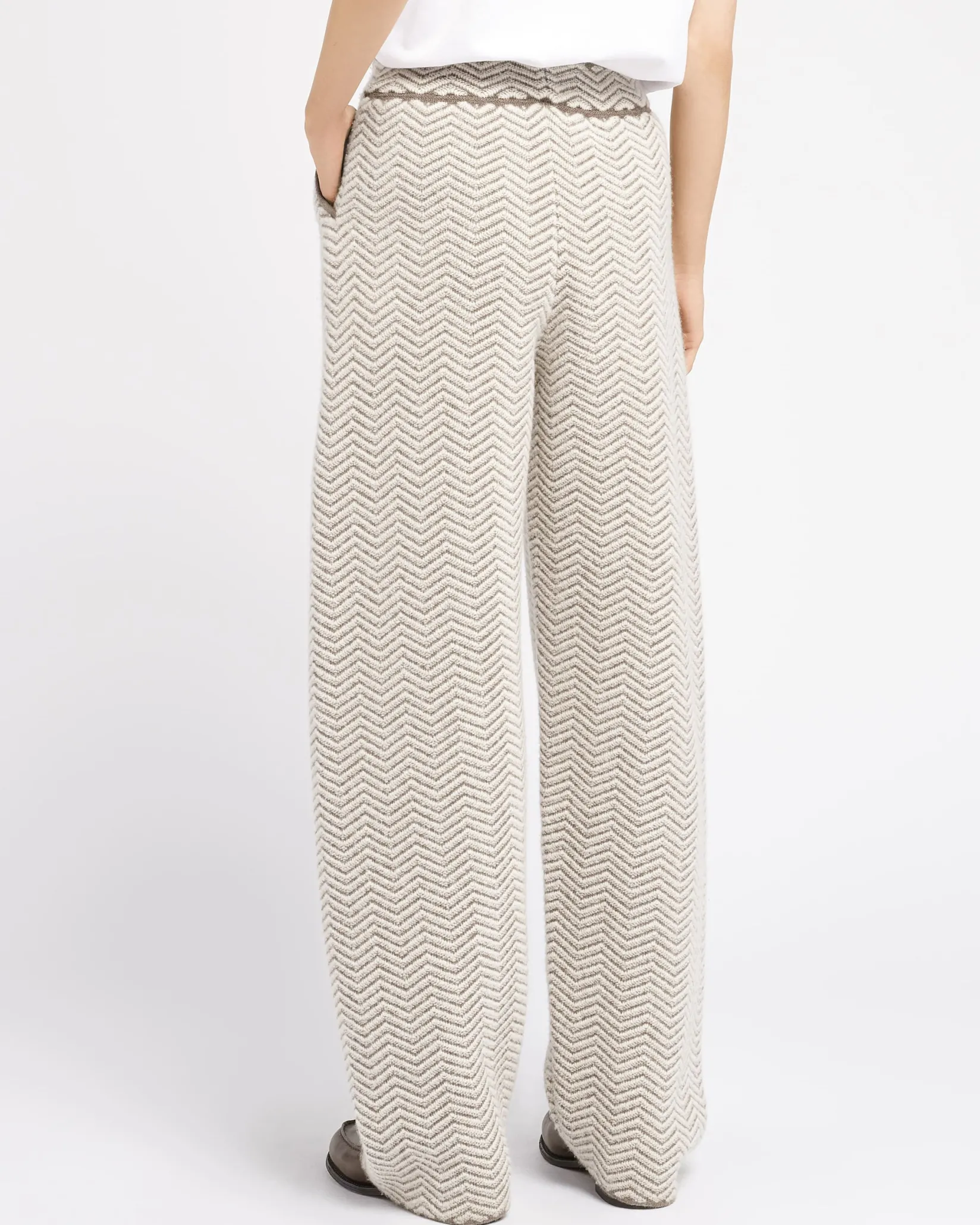 Women Barrie Trousers in cashmere, wool and silk with a chevron motif