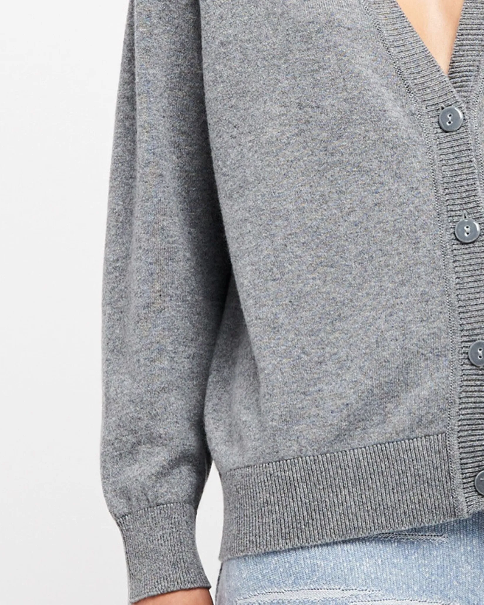 Women Barrie V-neck cashmere cardigan