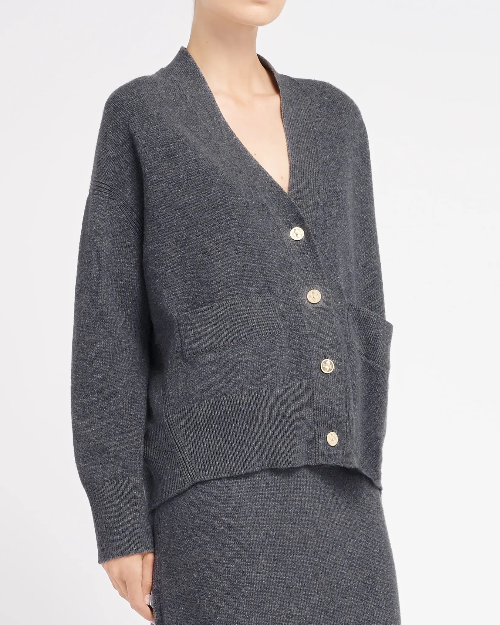 Women Barrie V-neck cashmere cardigan