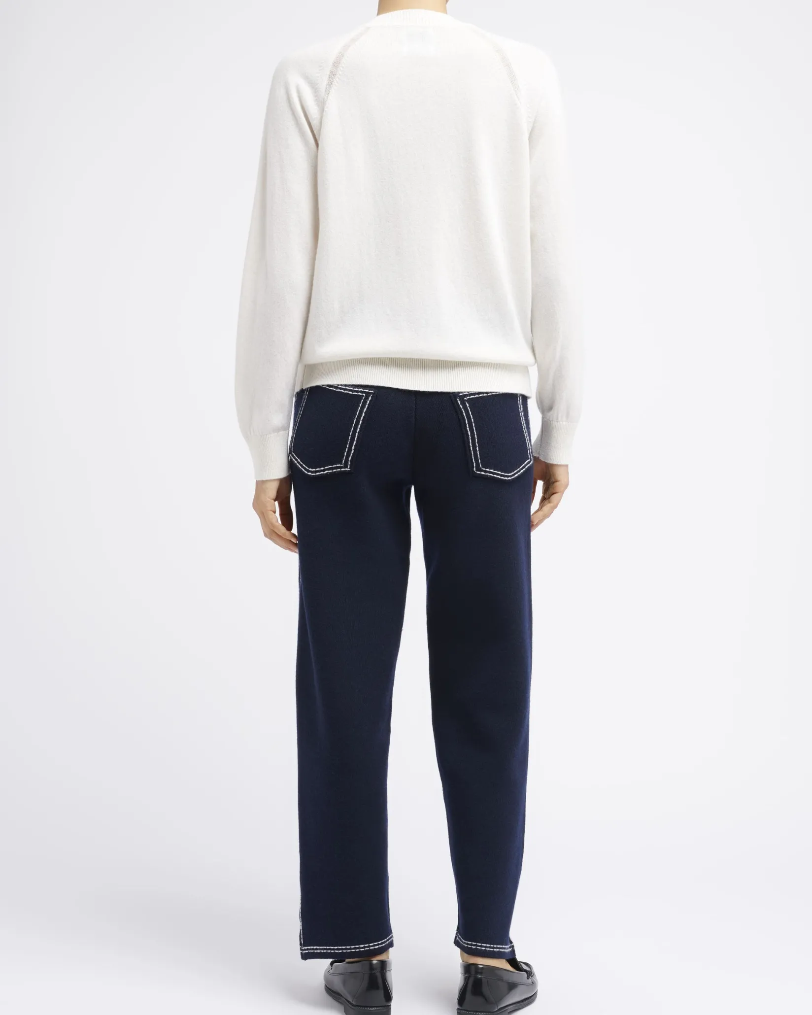 Women Barrie V-neck cashmere cardigan
