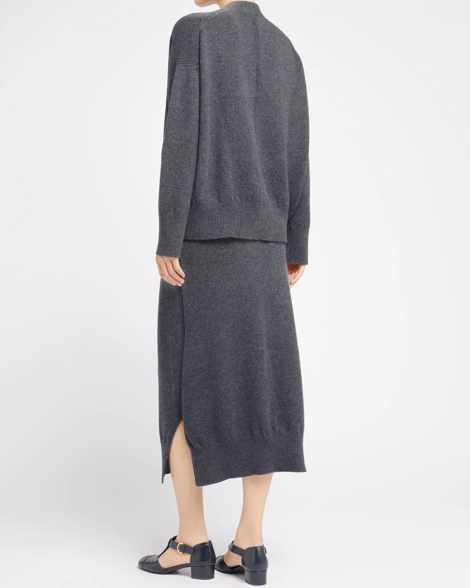 Women Barrie V-neck cashmere cardigan