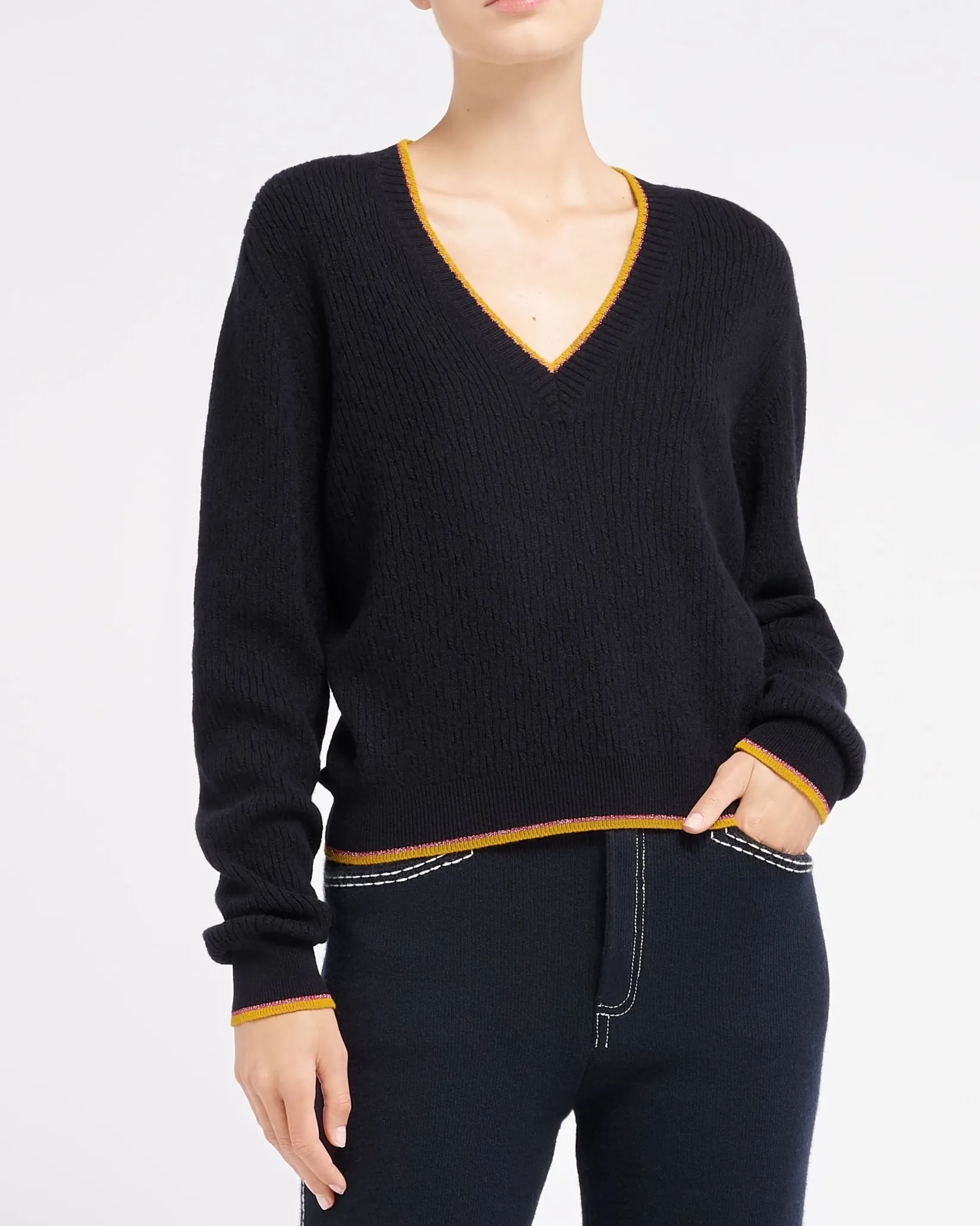 Women Barrie V-neck jumper in lightweight cashmere